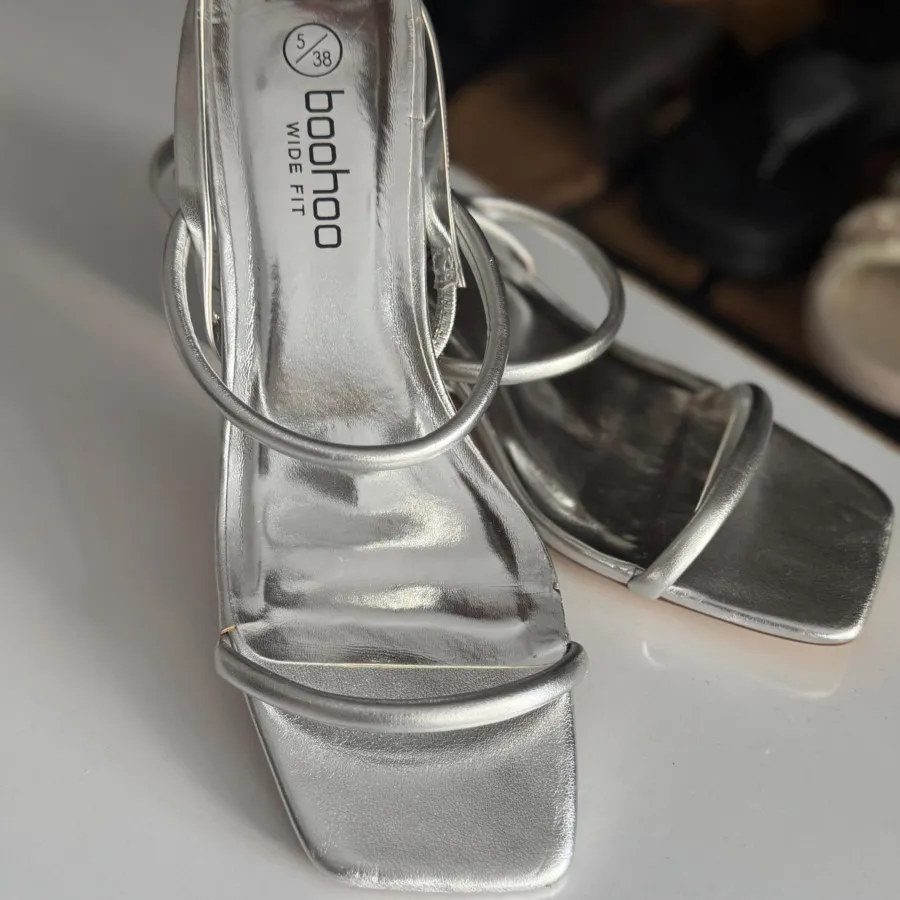 کفش وارداتی بوهو انگلیس