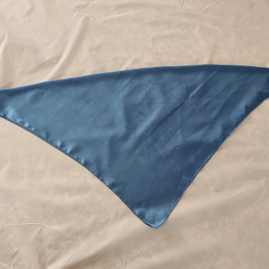 روسری ساتن آبی