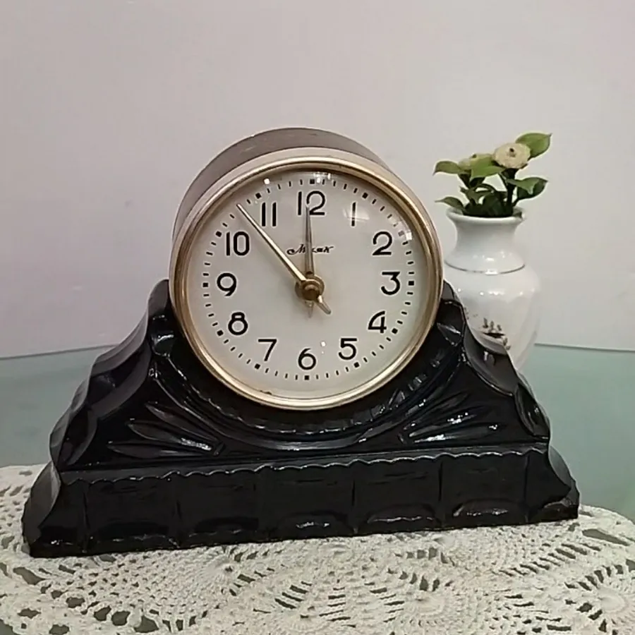 ساعت رومیزی