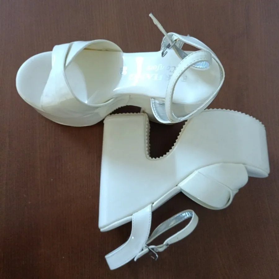 کفش پاشنه بلند لباس عروس