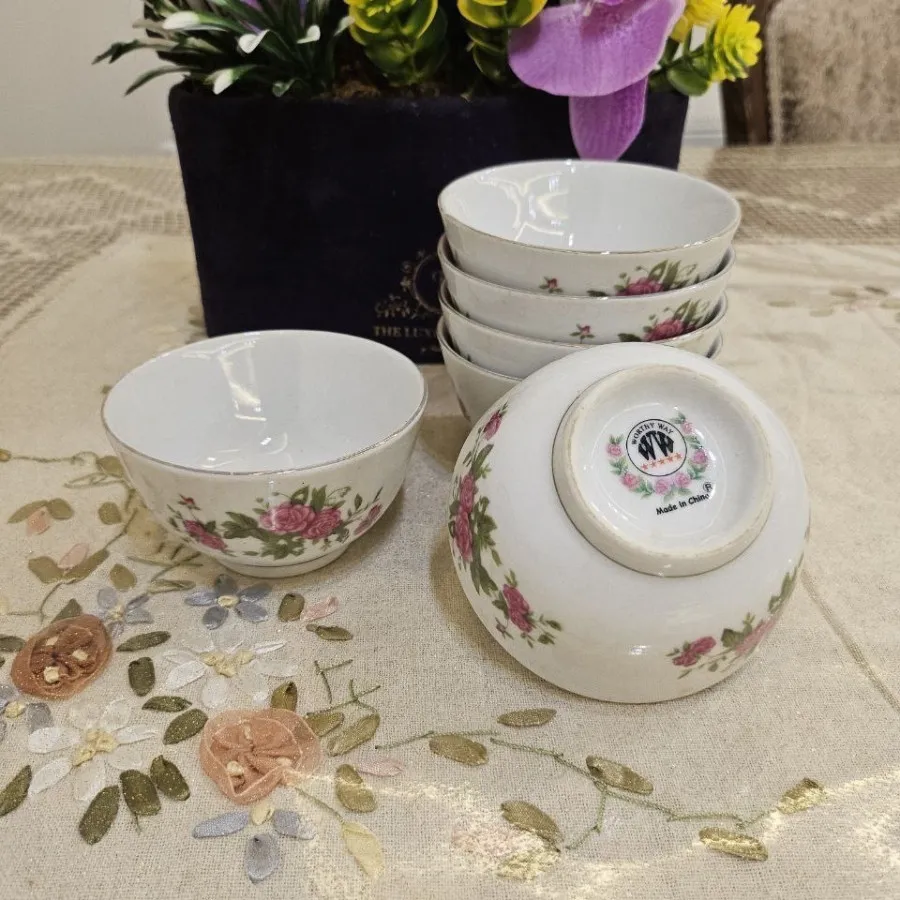 یکدست پیاله قدیمی