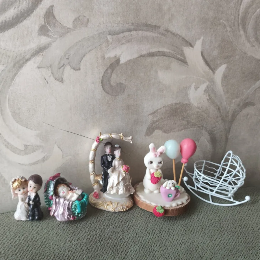 تعدادی مجسمه