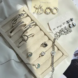 بنگل نقره ای