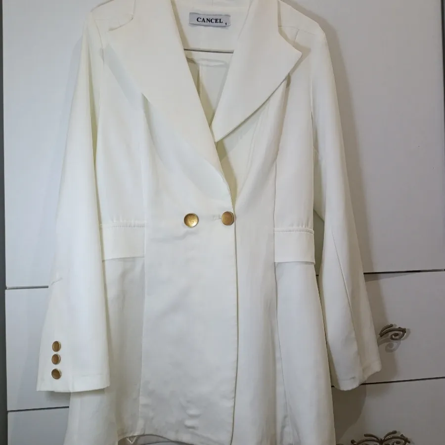 کت سفید مجلسی