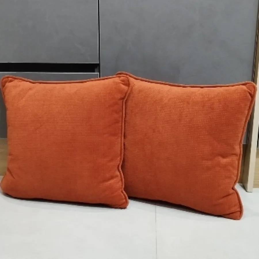 یک جفت کوسن آجری باکیفیت