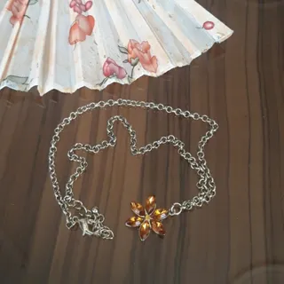 گردنبند زنجیری با آویز گل