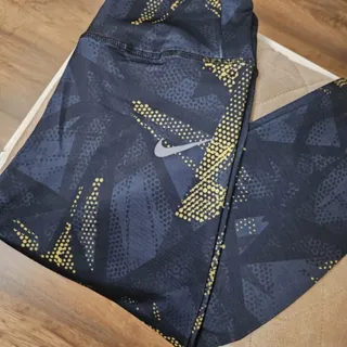 لگ ورزشی نایک