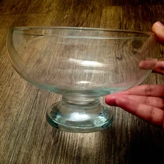 ظرف پایه دار