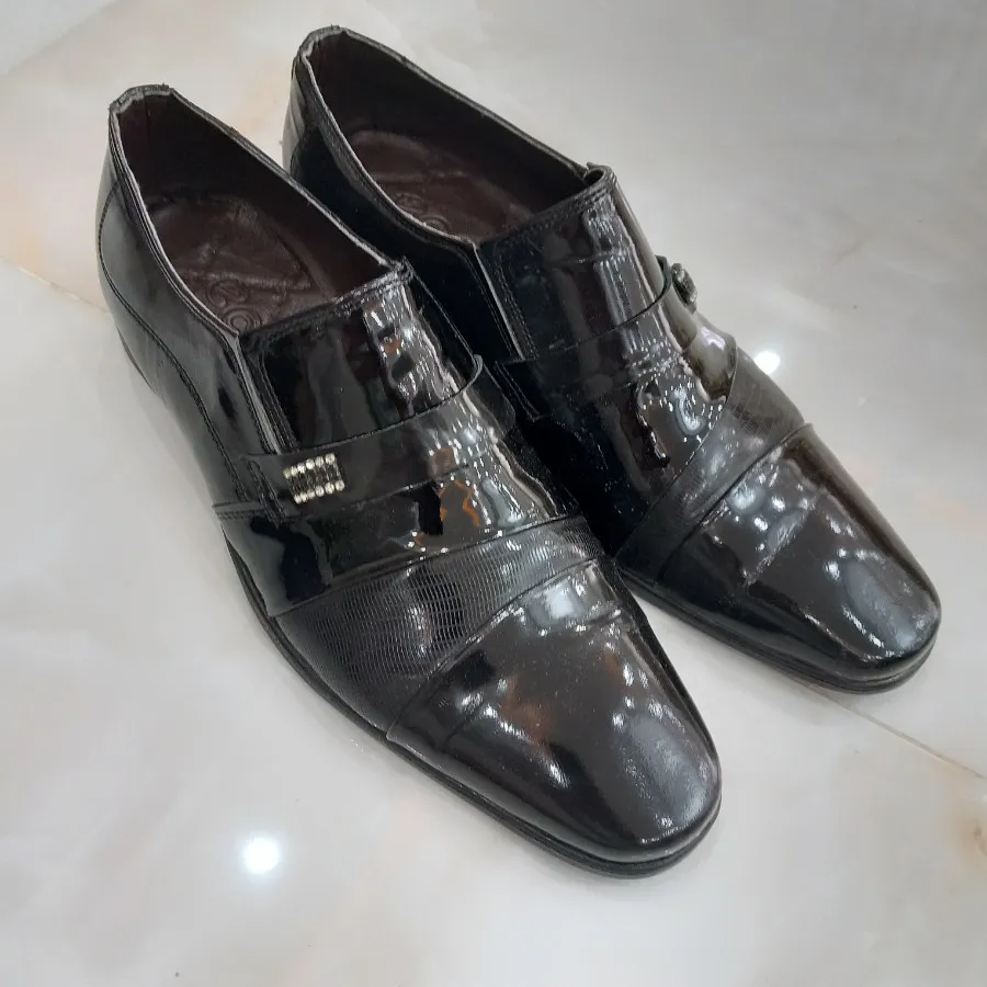 کفش مردانه ورنی