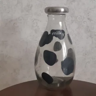 بطری شیر و مایعات