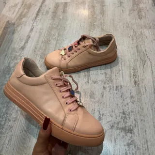 کتونی وارداتی