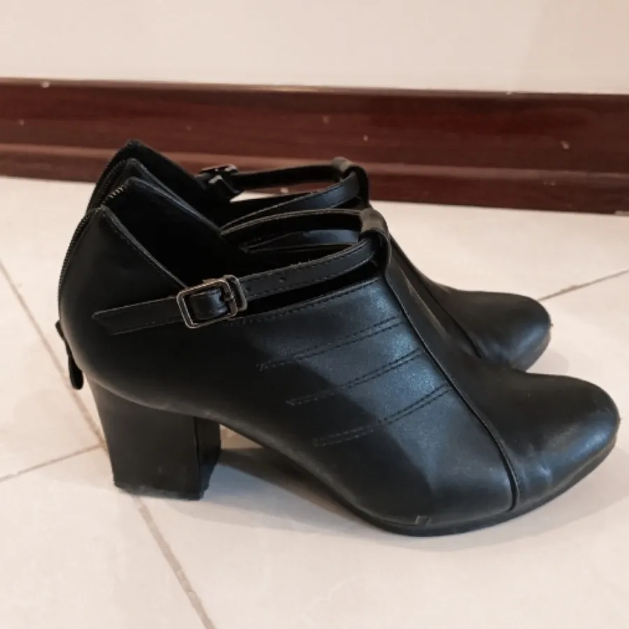 کفش نیم بوت