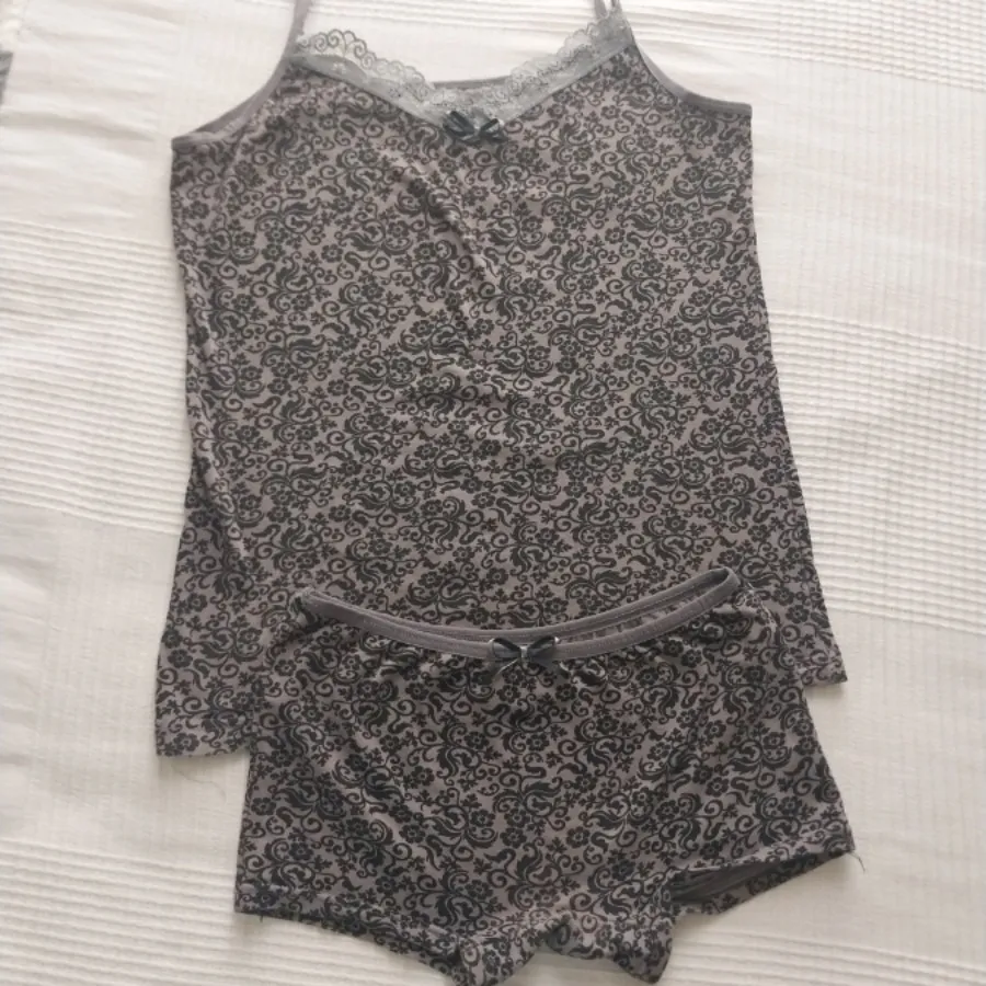 تاپ و شلوارک