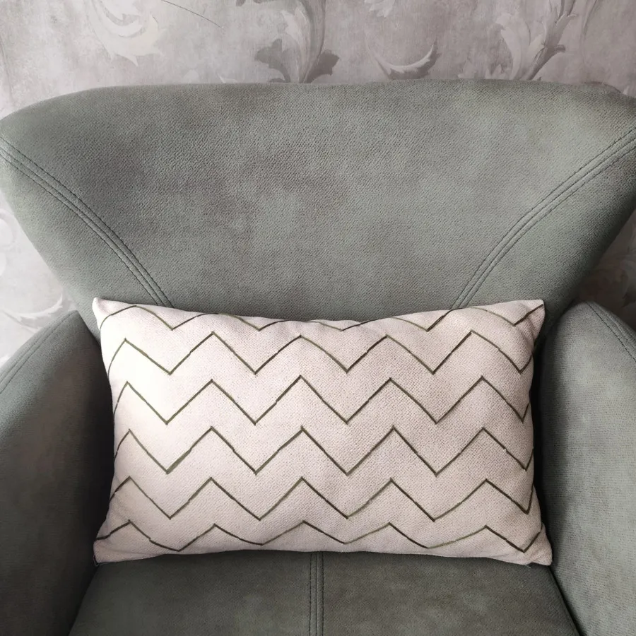 کوسن گلدوزی شده