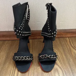 کفش پاشنه بلند