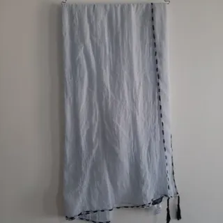 روسری آبی روشن