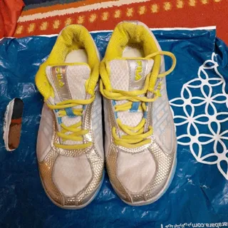 کفش زنانه ودخترانه