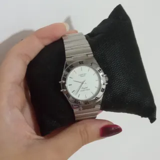 ساعت مچی طرح امگا