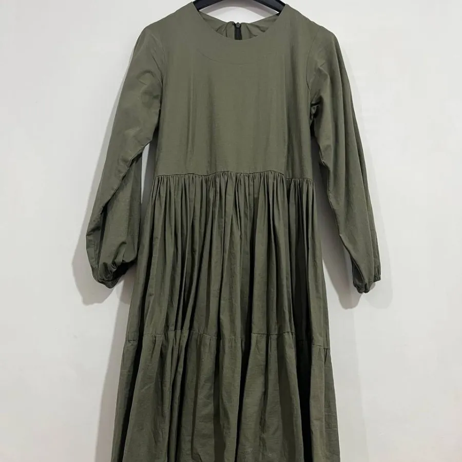 پیراهن سبز یشمی