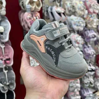 کتونی بچگانه