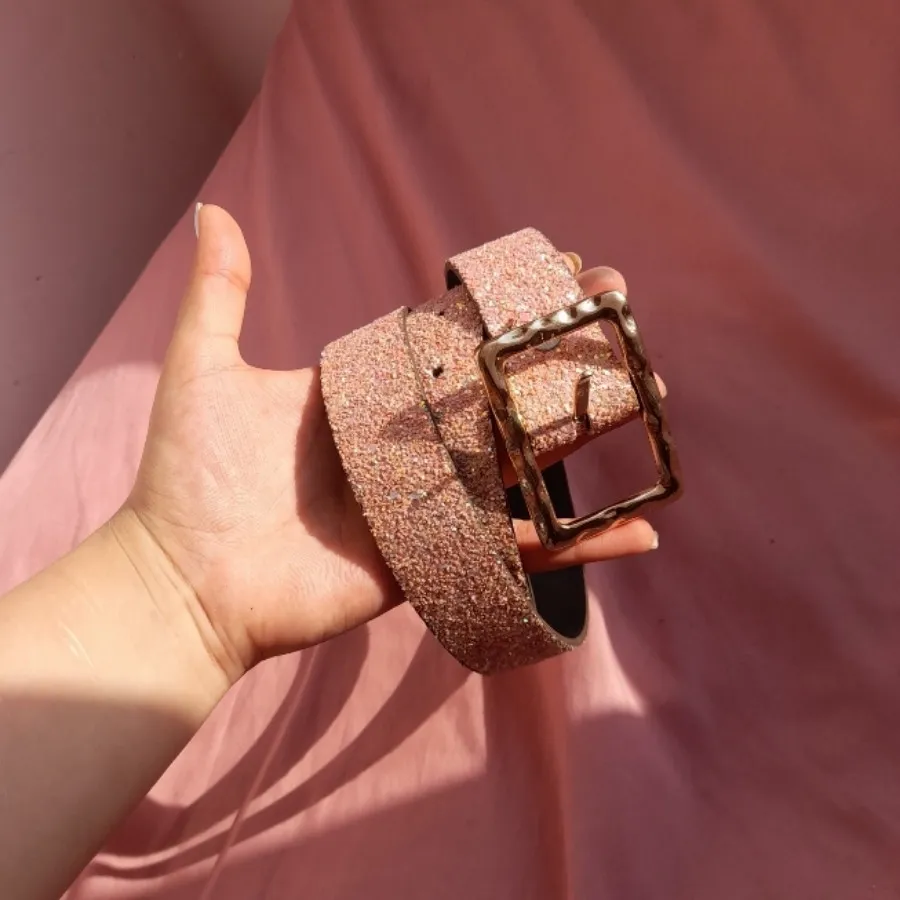 کمربند صورتی شاینی