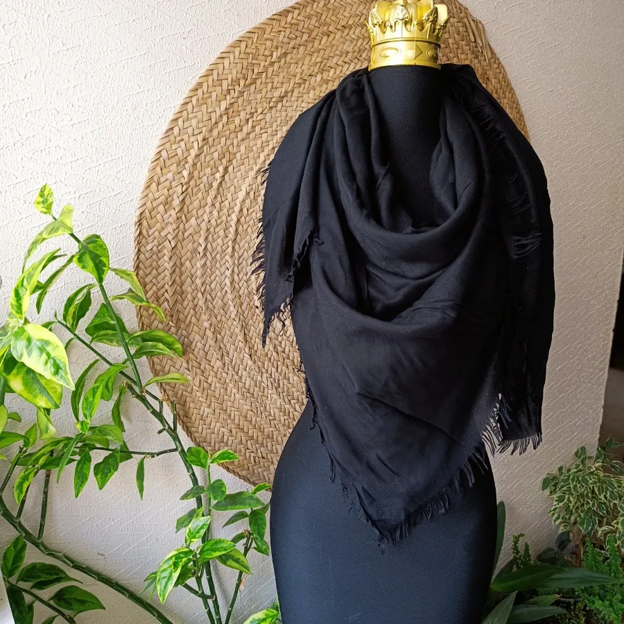 روسری مشکی قواره بزرگ