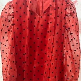 لباس قرمز خال خالی