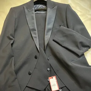 کت شلوار پیرکاردین