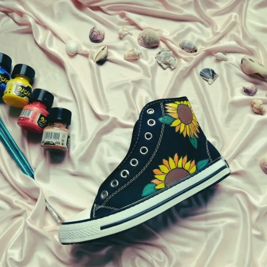 کاستوم نقاشی کتونی الستار