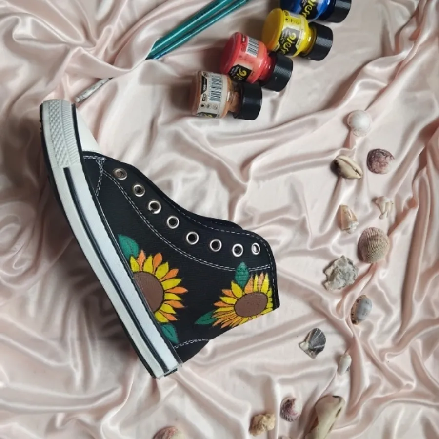 کاستوم نقاشی کتونی الستار