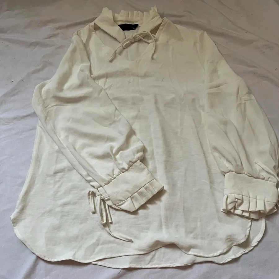 شومیز ابرو بادی