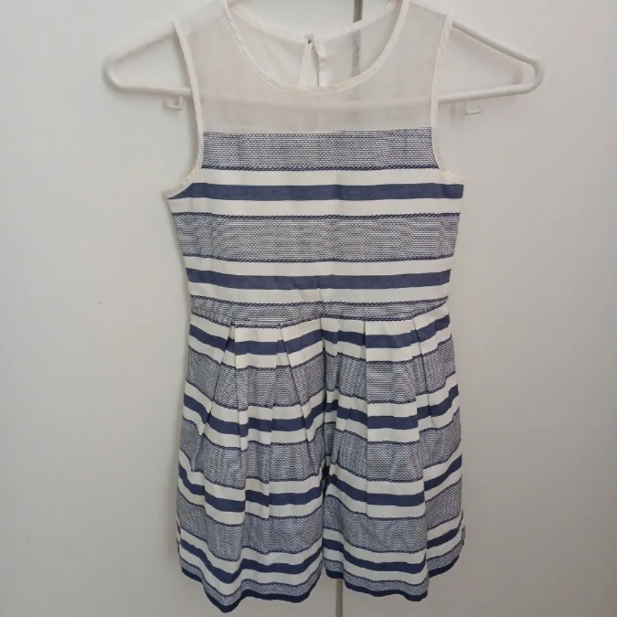 پیراهن دخترانه