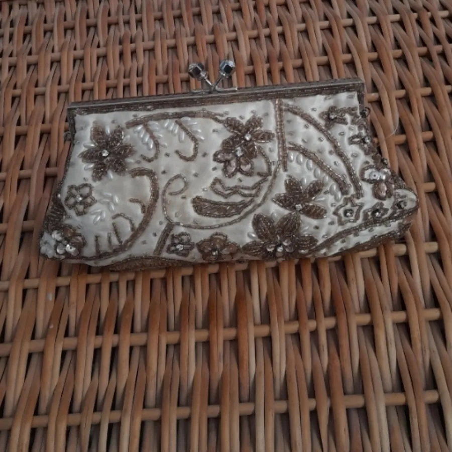 کیف دست دوز