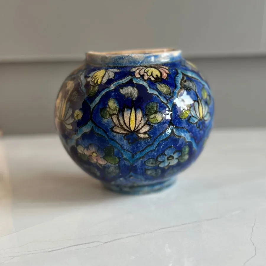 گلدان سفالی سنتی دیواری