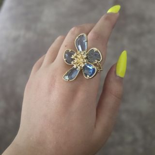 انگشتر گل آبی