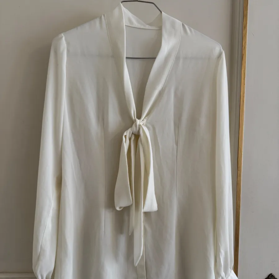 شومیز حریر یقه کرواتی