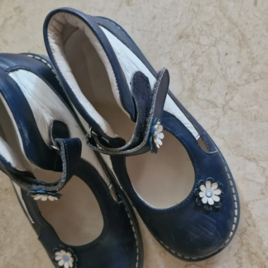 کفش دخترونه طبی