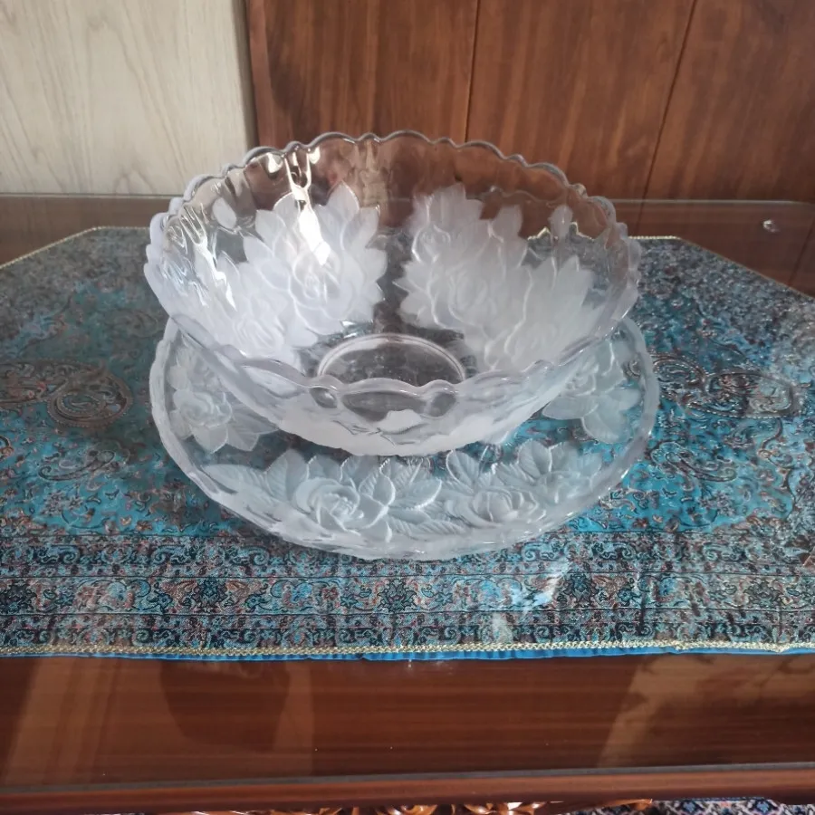 کاسه و دیس میوه خوری