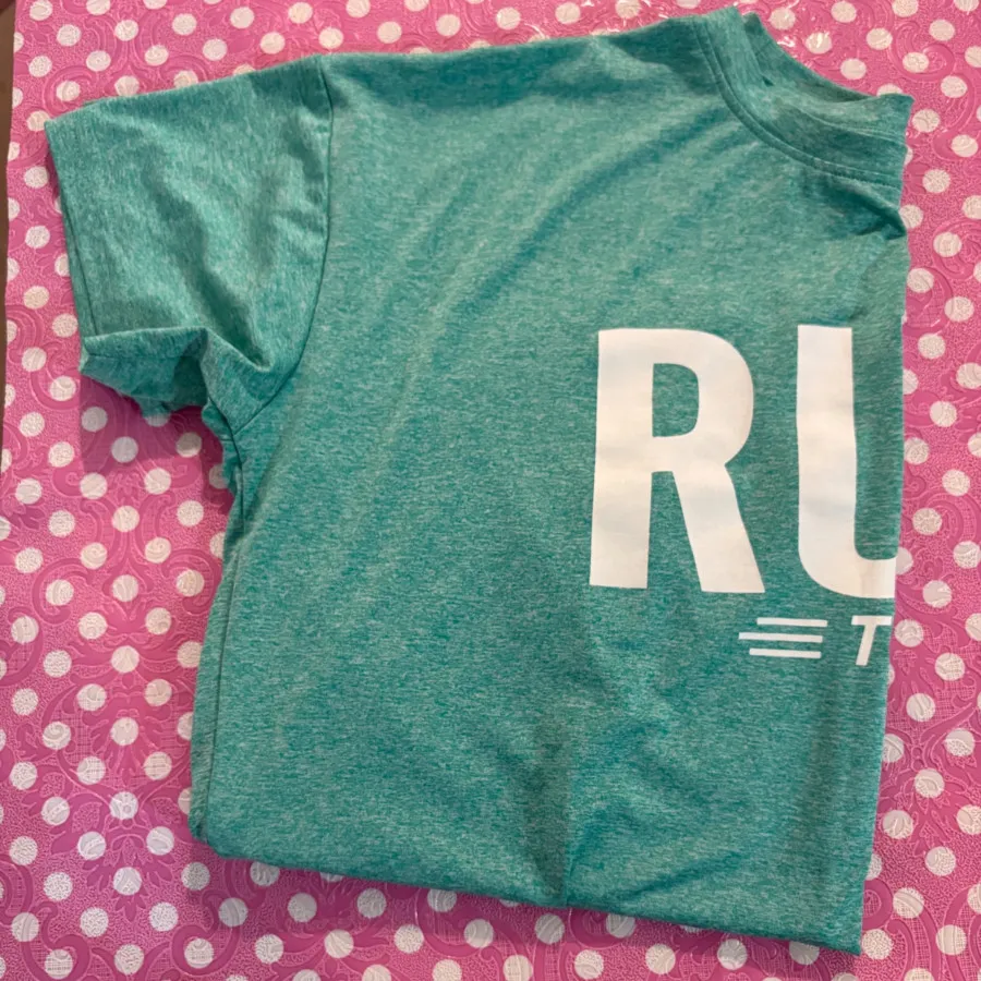 بلوز ورزشی خوشرنگ وترند