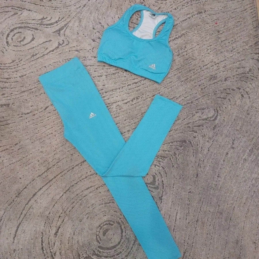 ست نیمتنه و لگ ورزشی