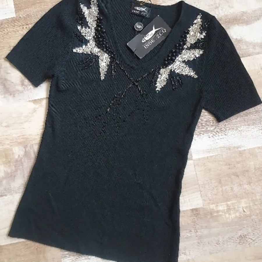 بلوز منجوق دوزی شده