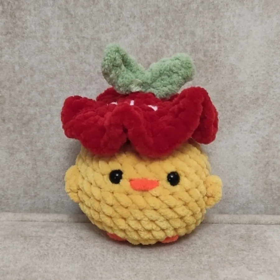 عروسک جوجه با کلاه توتی