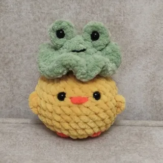 عروسک جوجه با کلاه قوری