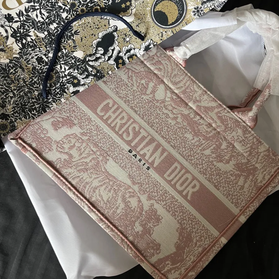 کیف صورتی دیور