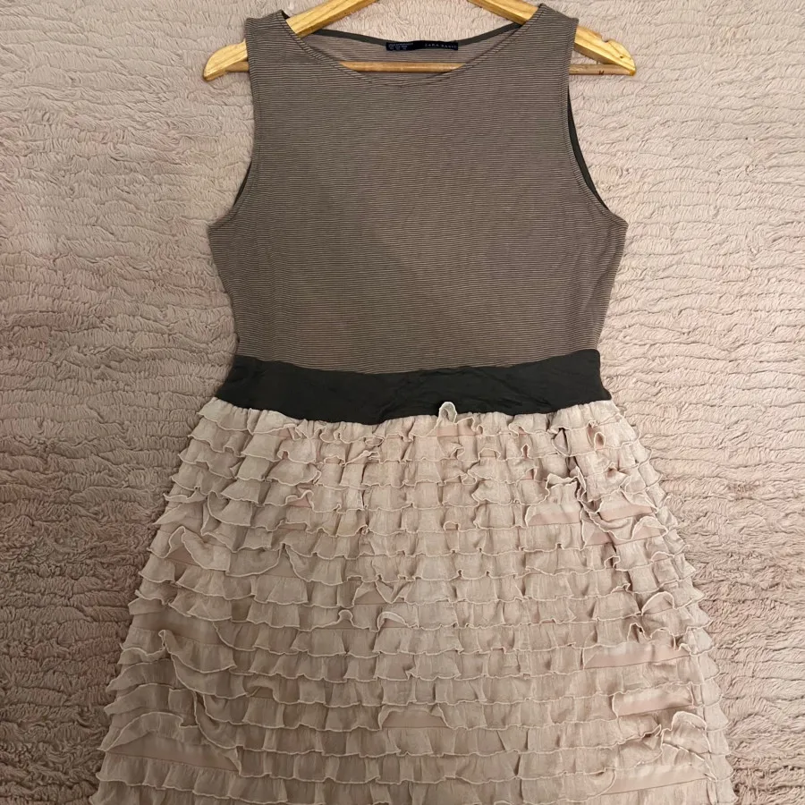 پیراهن زارا کرم رنگ