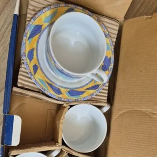 فنجون و نعلبکی