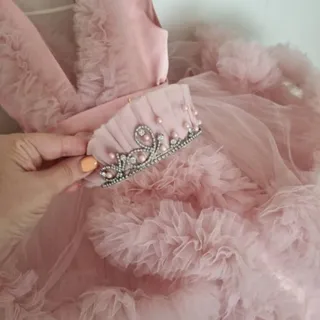 پیراهن و تاج مجلسی