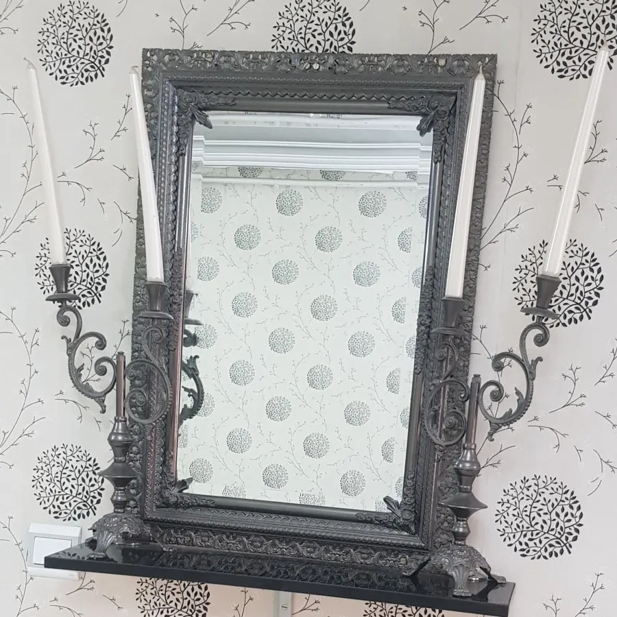 آینه و شمعدون