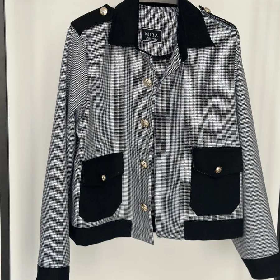 کراپ کت مزونی