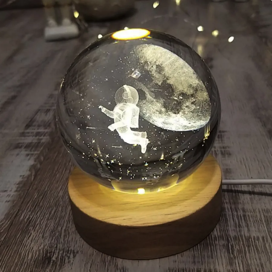 گوی کریستالی فضانورد